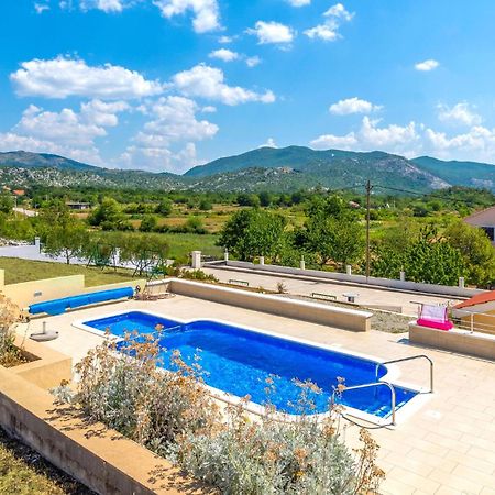 Cozy Home In Neoric With Outdoor Swimming Pool Exterior photo