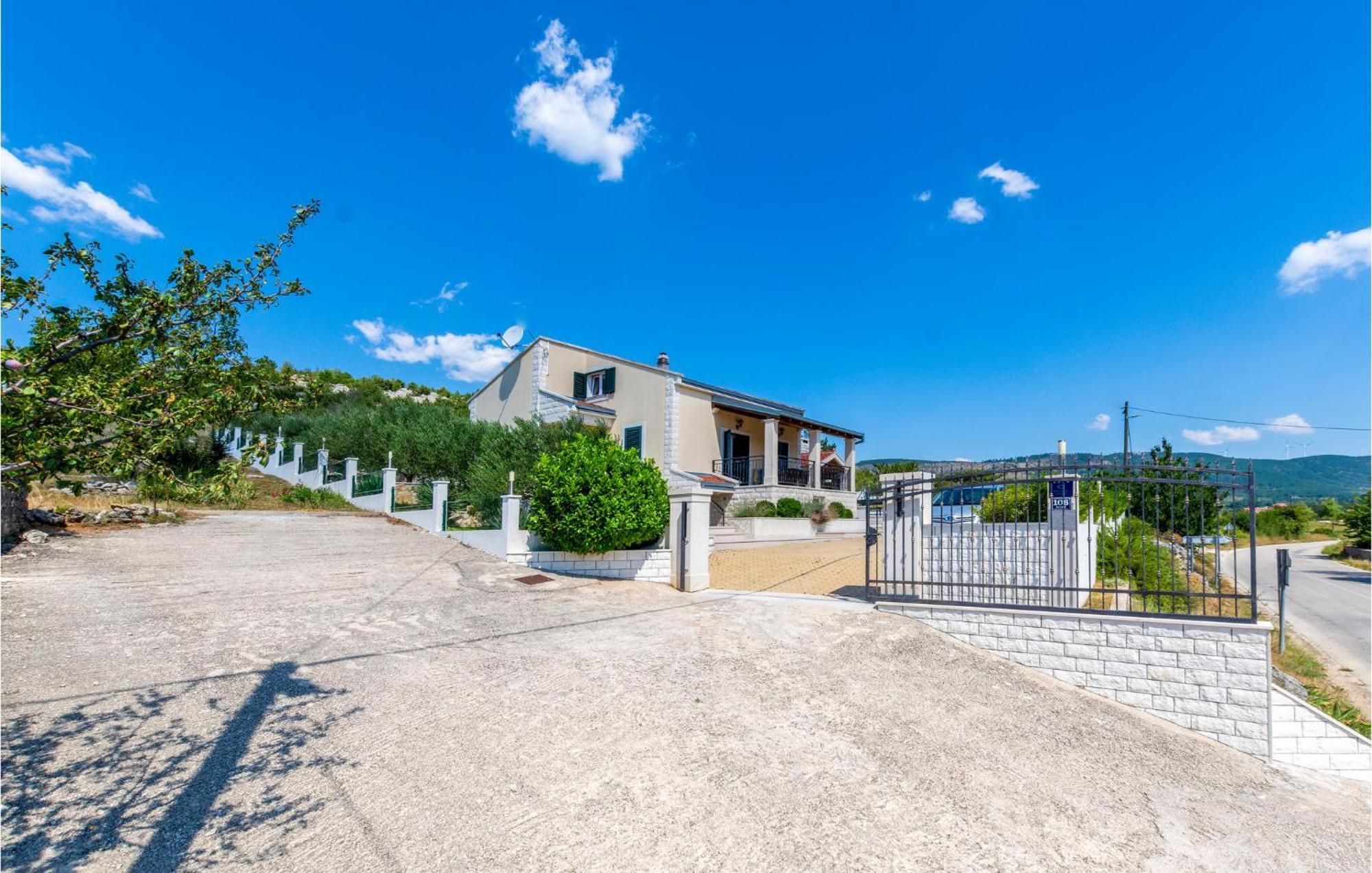 Cozy Home In Neoric With Outdoor Swimming Pool Exterior photo